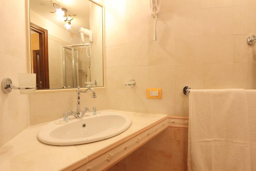 Katti House 2 Hotel ฟลอเรนซ์ ห้อง รูปภาพ