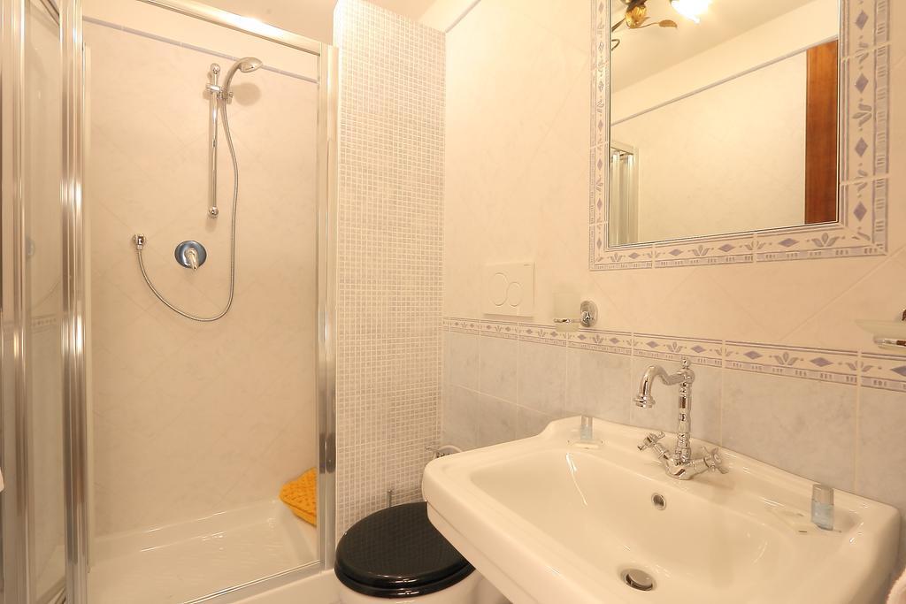 Katti House 2 Hotel ฟลอเรนซ์ ภายนอก รูปภาพ